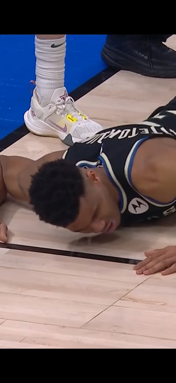 开云网站 -密尔沃基雄鹿迎欧篮联关键赛;转会期门线救险;赛场秩序良好;身体对抗强度拉满(密尔沃基雄鹿vs波士顿凯尔特人)