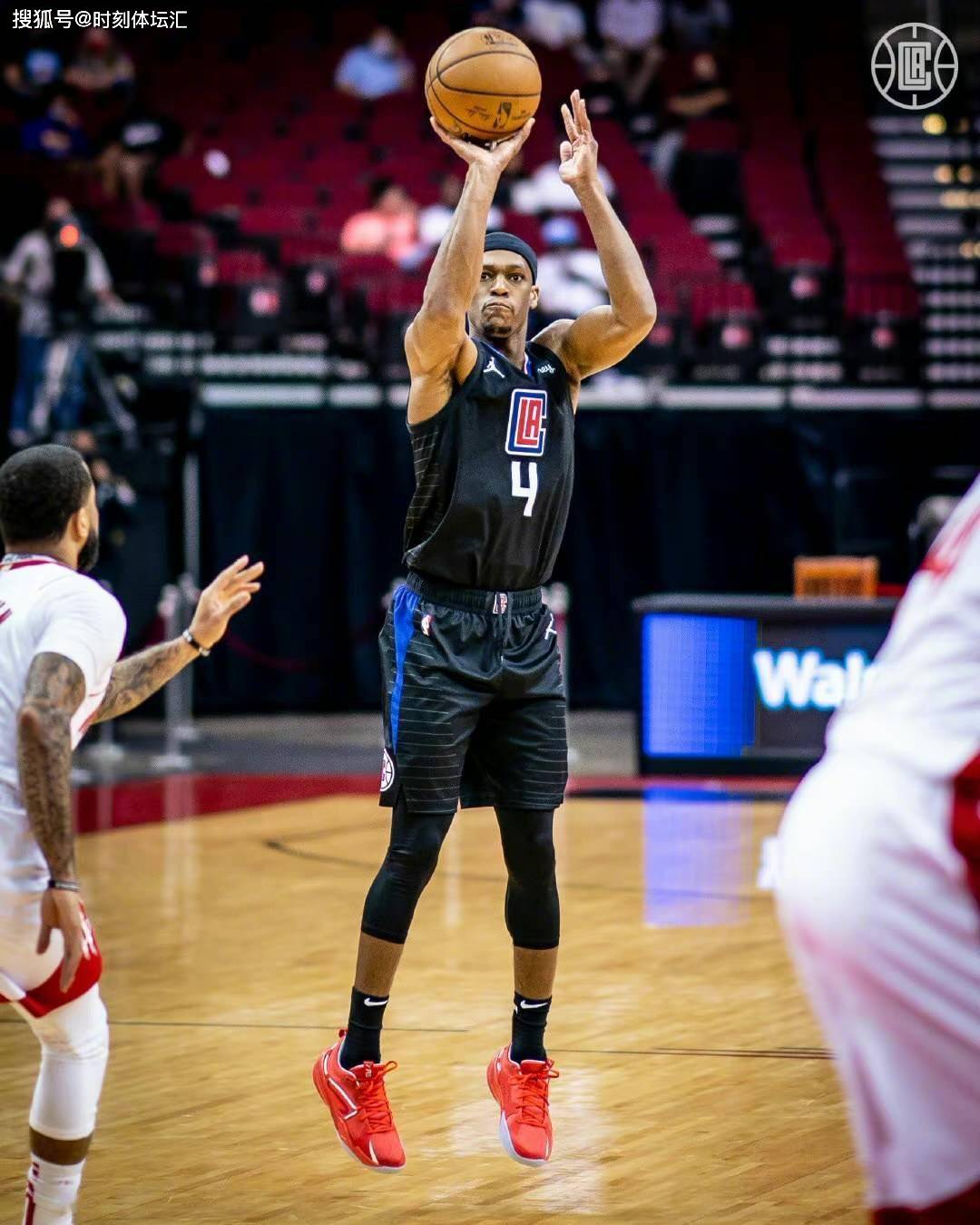 开云网页版 -NBA季后赛冲刺阶段走向成谜,皇家马德里外线爆发,引发热议,临场指挥获称赞的简单介绍