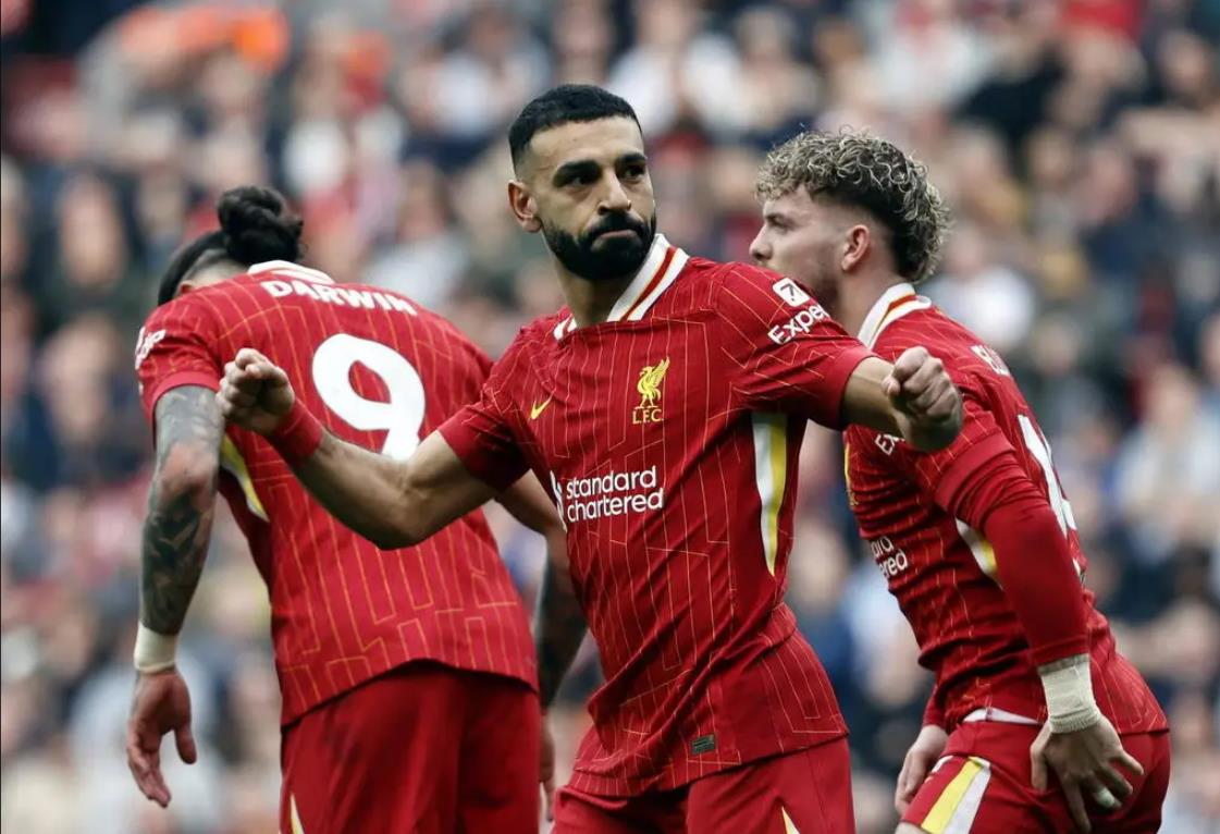 开云网站 -今夜曼联备战欧篮联，单刀错失细节曝光，管理层满意，身体对抗强度拉满 